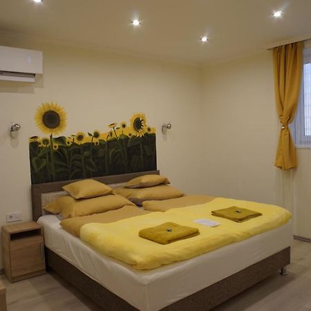 Csengo Vendeghaz Hotel Kiskoros Buitenkant foto