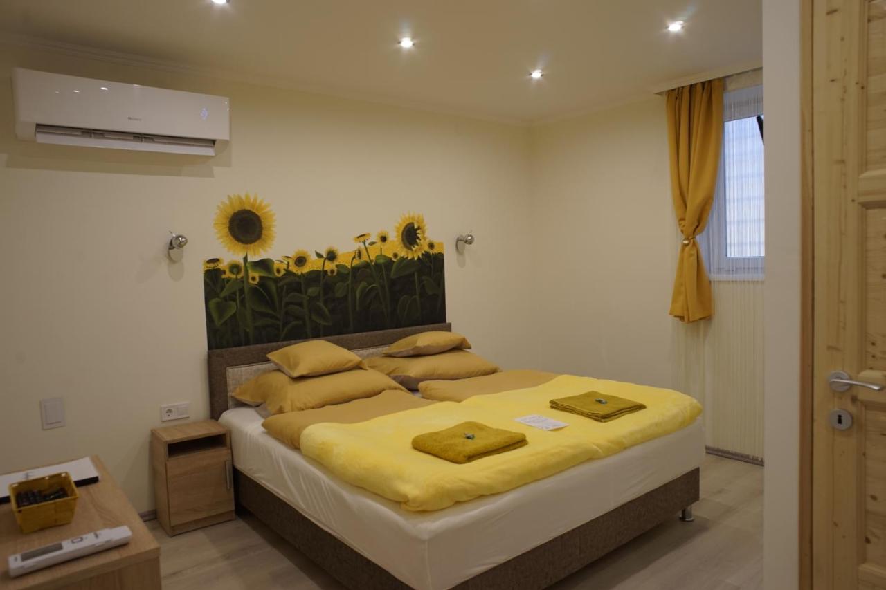 Csengo Vendeghaz Hotel Kiskoros Buitenkant foto
