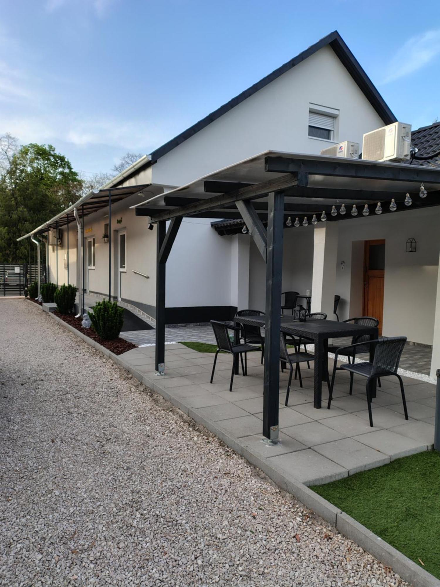 Csengo Vendeghaz Hotel Kiskoros Buitenkant foto