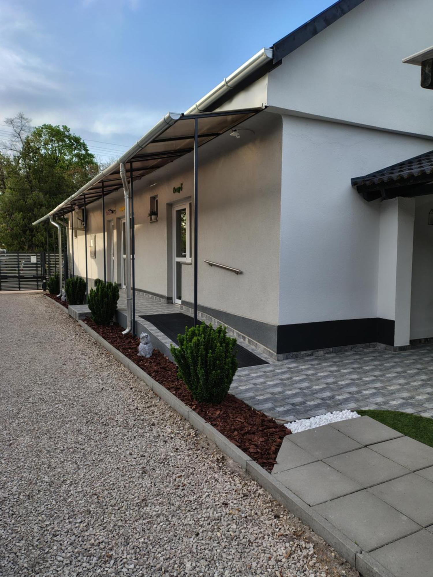 Csengo Vendeghaz Hotel Kiskoros Buitenkant foto