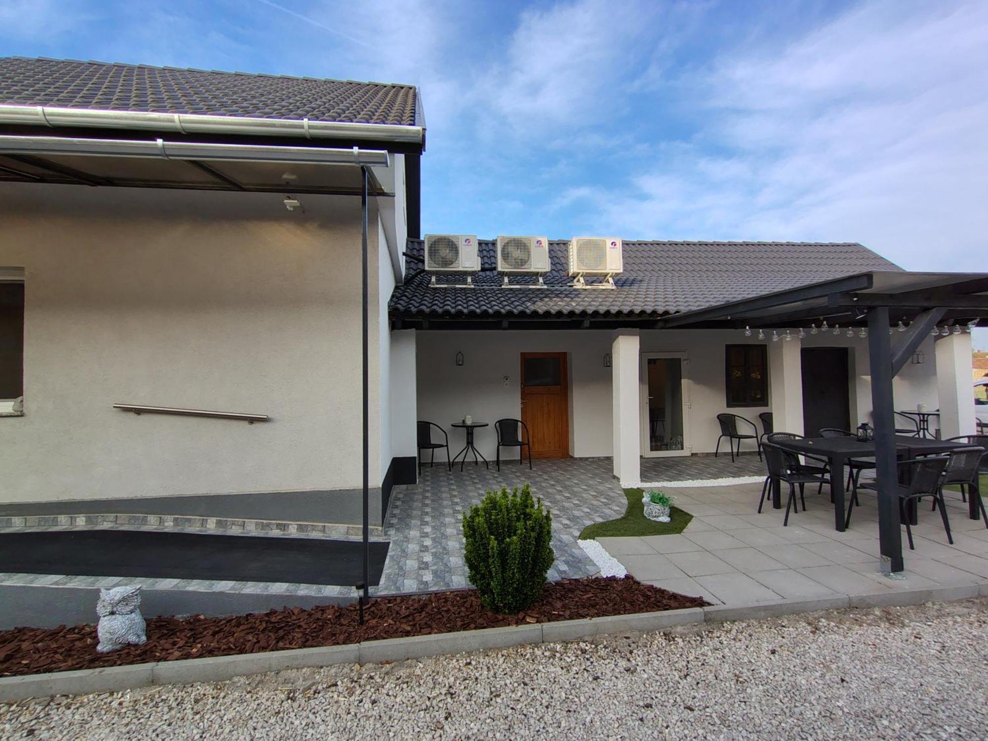 Csengo Vendeghaz Hotel Kiskoros Buitenkant foto